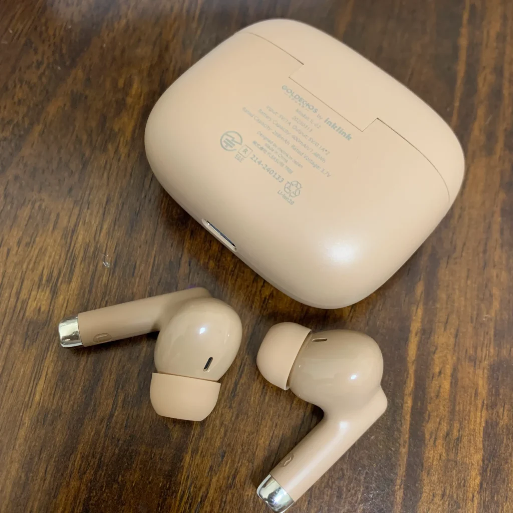 ファミマ Bluetoothイヤホン
