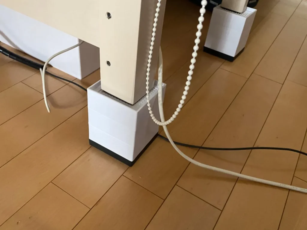 100均グッズで机の高さを上げる具体的な方法